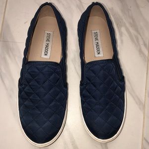 Steve Madden navy blue slip on shoe
